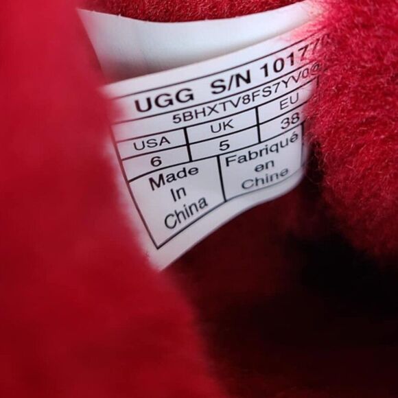 UGG Classic Short Suede Boot in Samba Red Shearling Lined size 6 - Picture 4 of 11
